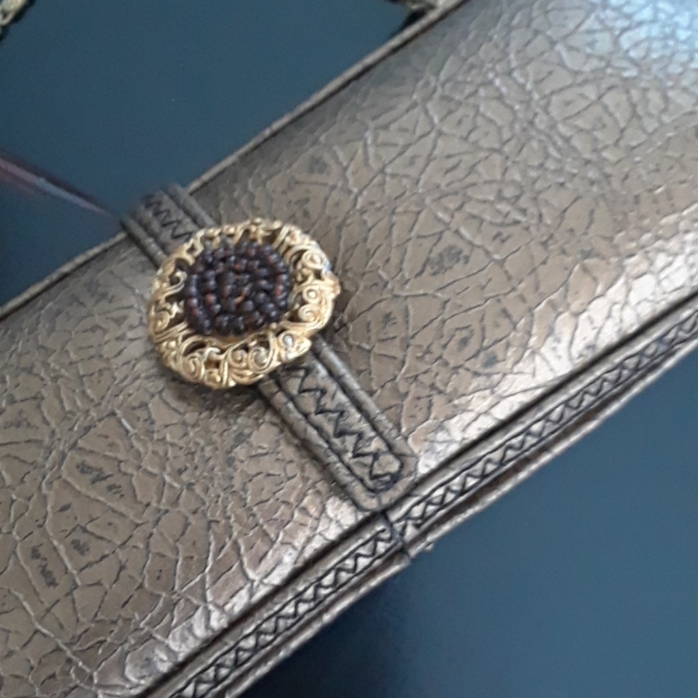 MARY FRANCES..VINTAGE BAG - Picture 4 of 8